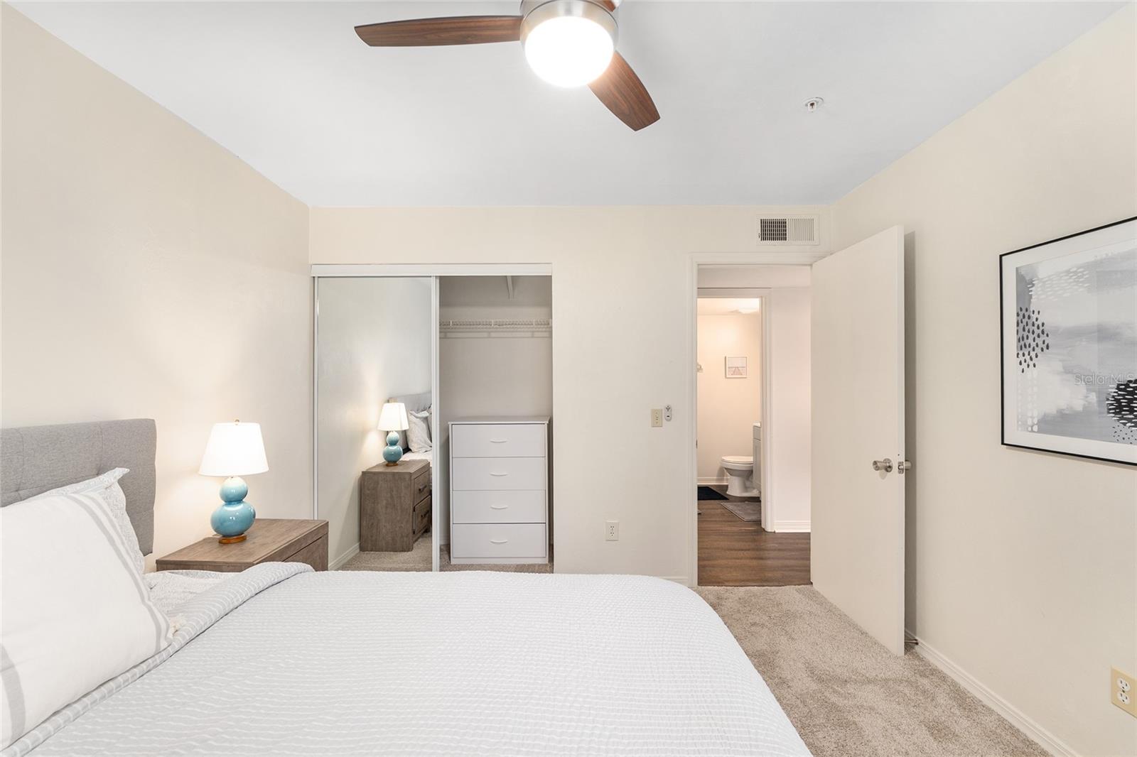 Image 32 of 39 For 2360 Archer Road 1009