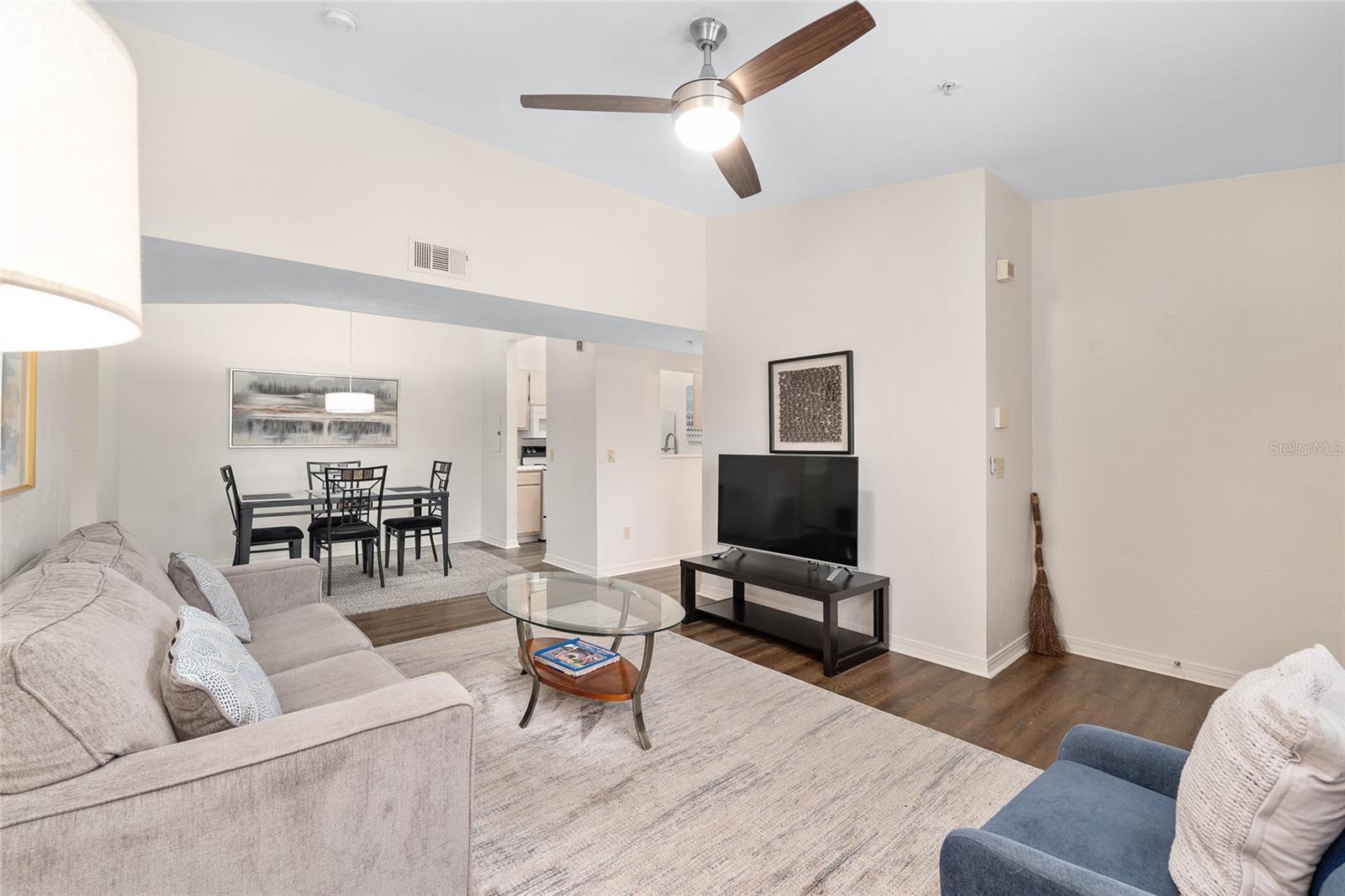 Image 8 of 39 For 2360 Archer Road 1009