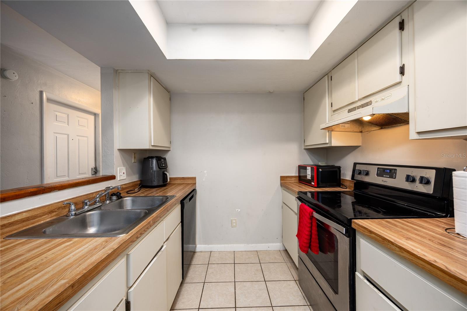 Image 11 of 25 For 4404 70th Terrace A