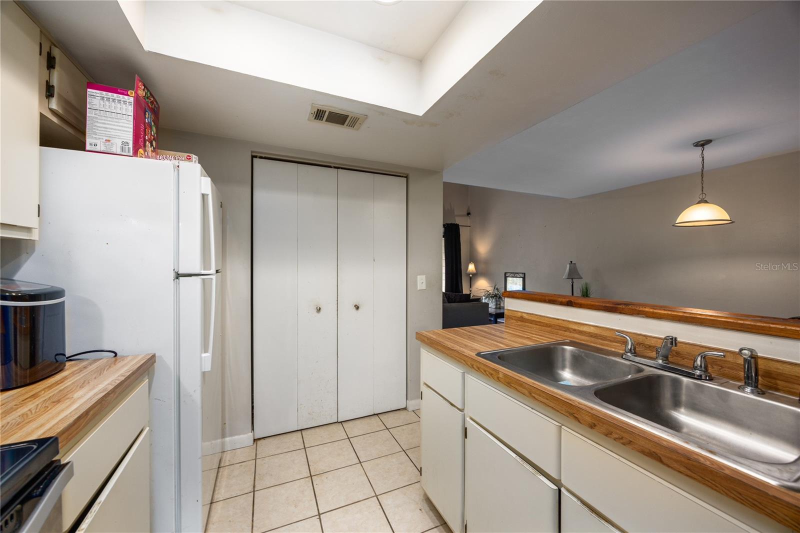 Image 12 of 25 For 4404 70th Terrace A