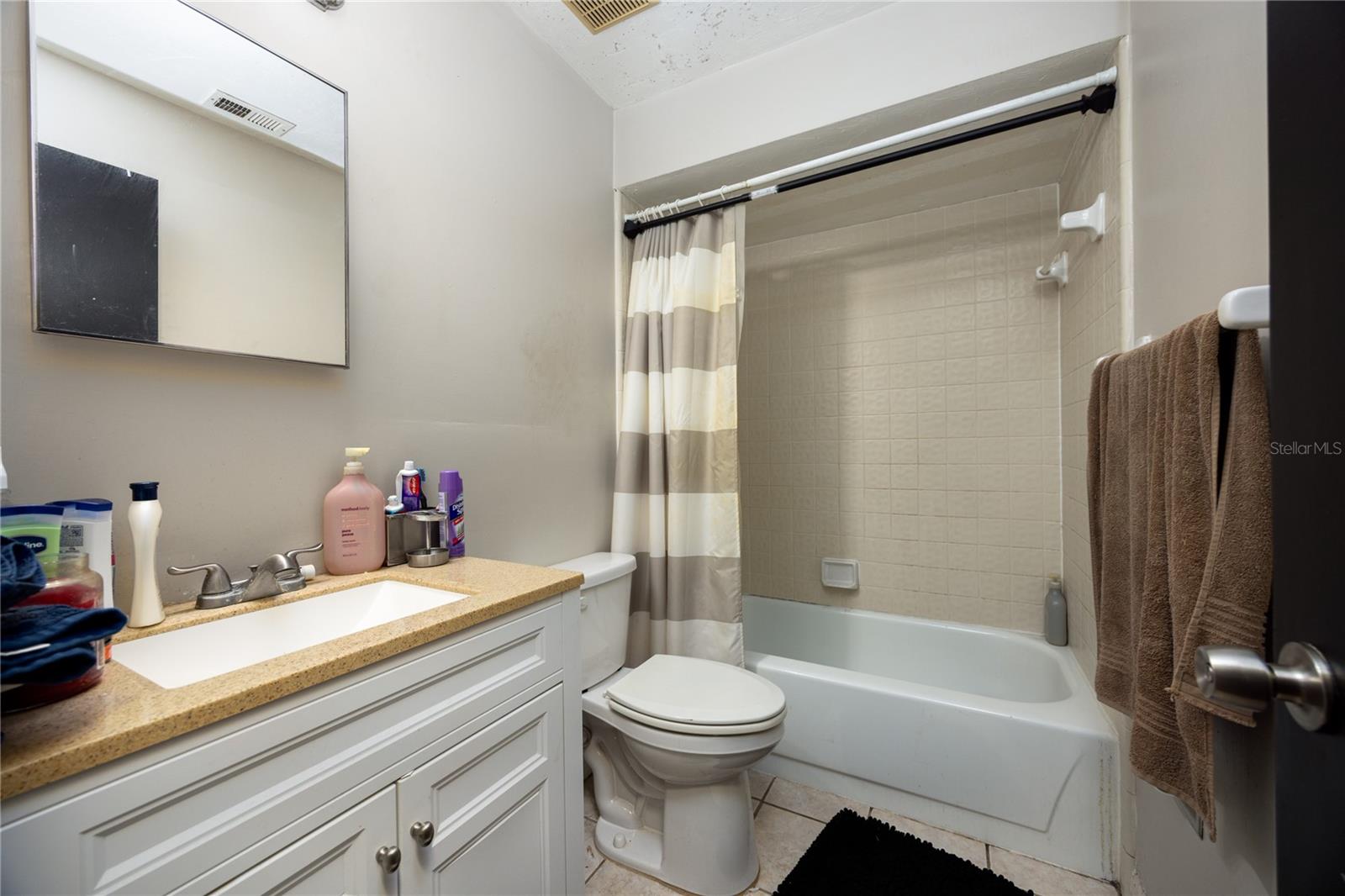 Image 22 of 25 For 4404 70th Terrace A