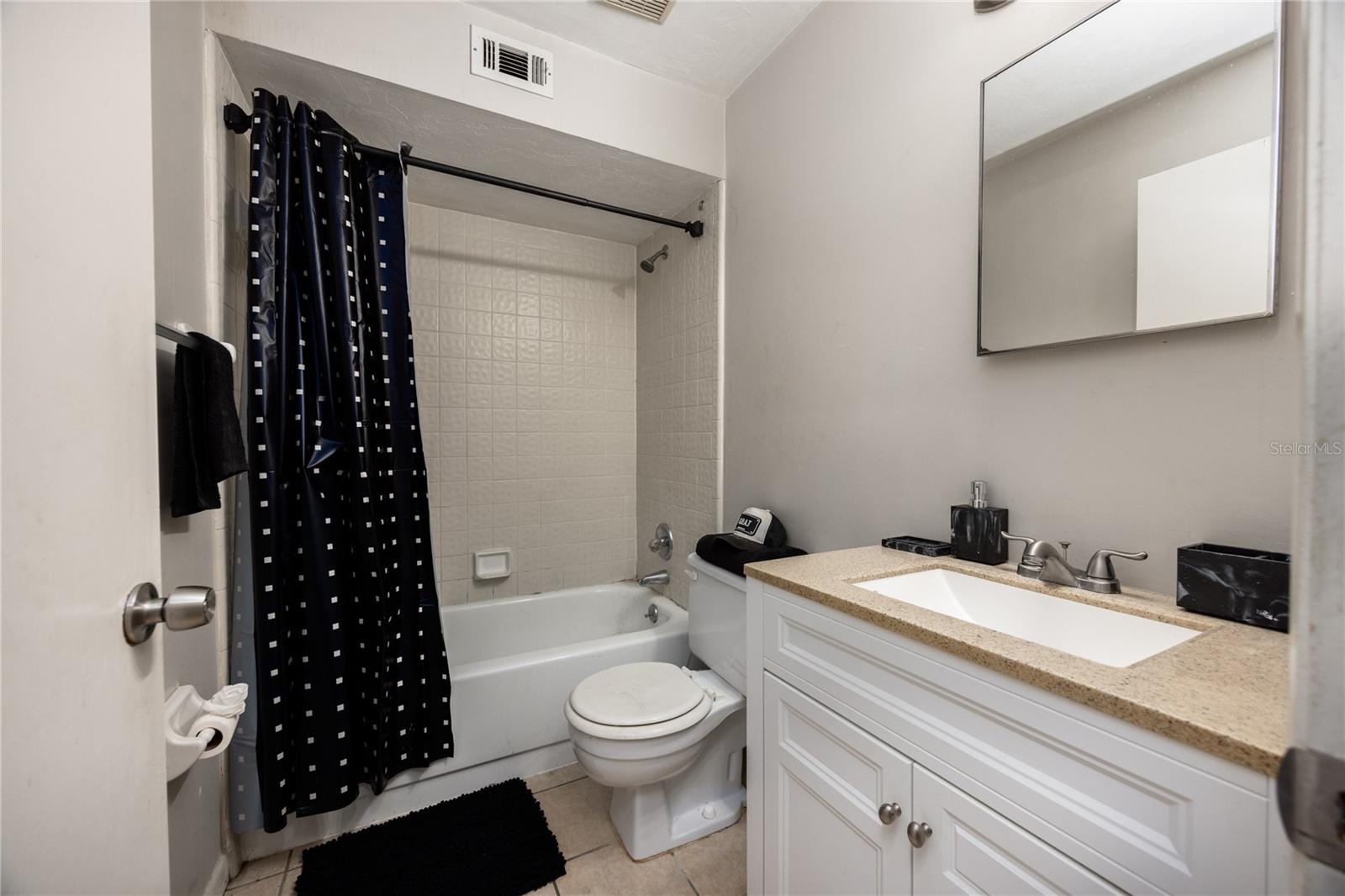 Image 7 of 25 For 4404 70th Terrace A