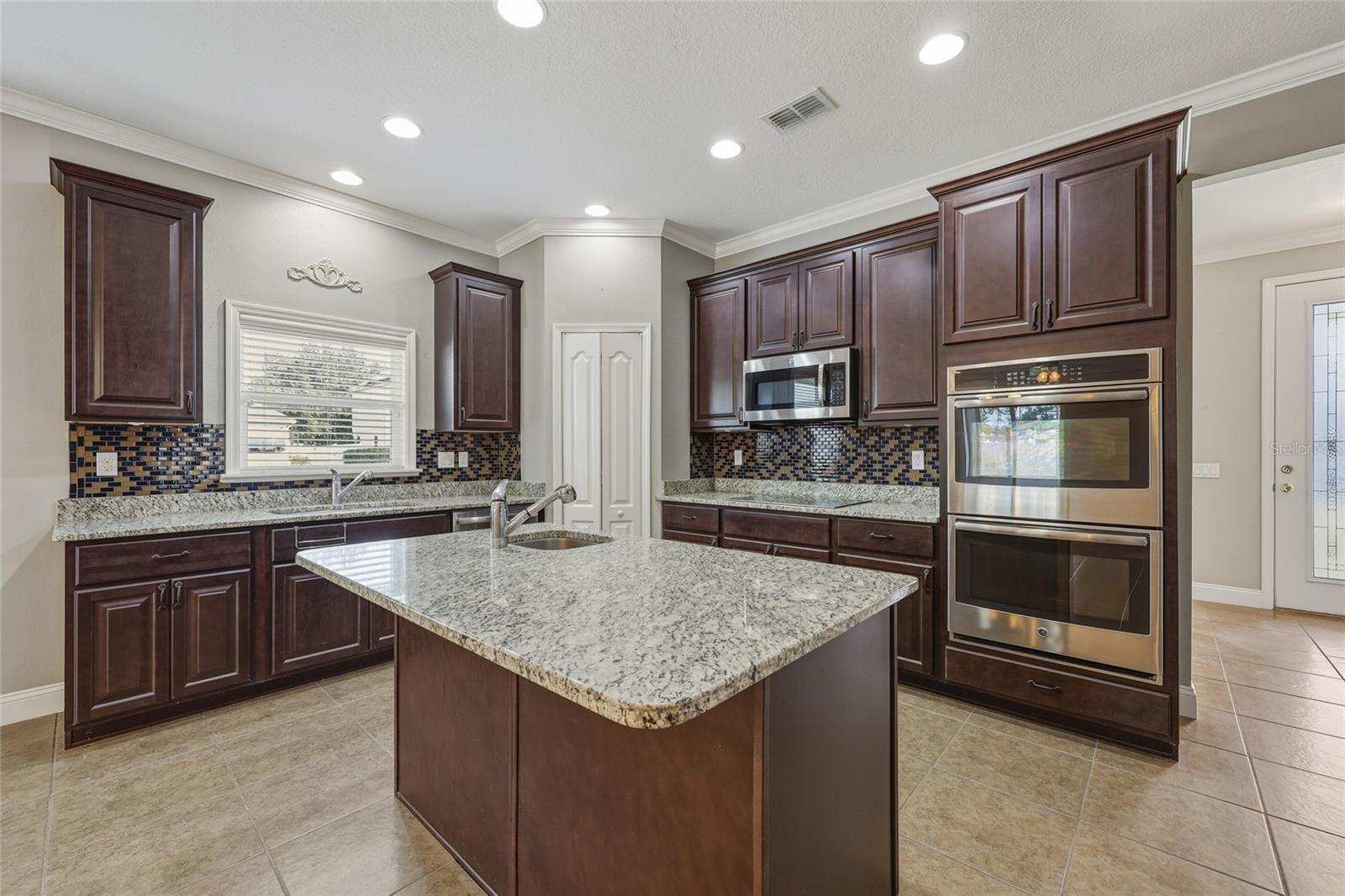 Image 6 of 31 For 944 251st Drive