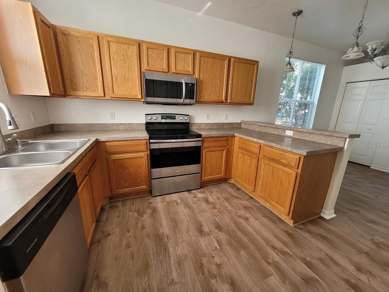 Image 7 of 19 For 3890 20th Avenue 1712