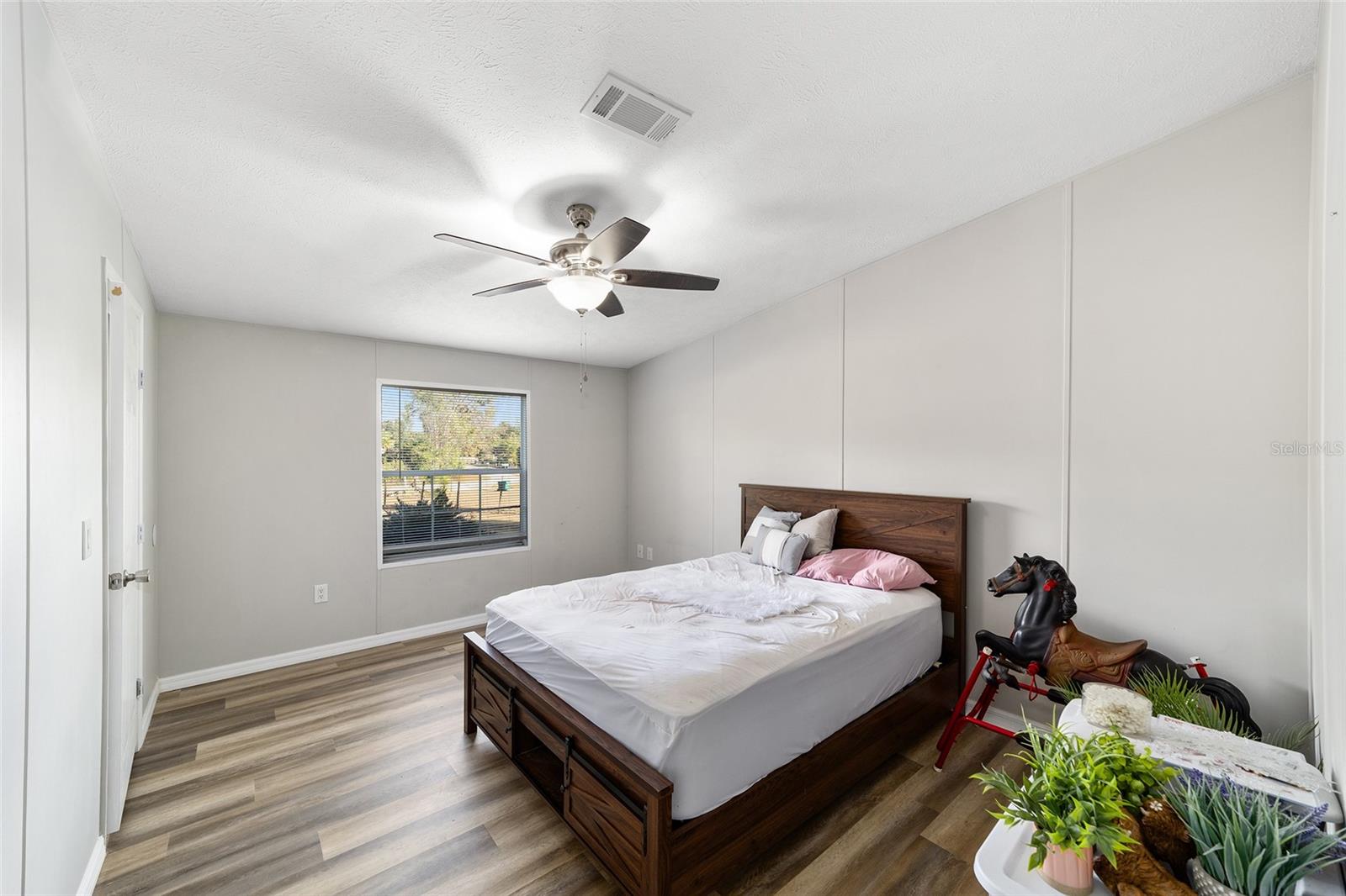 Image 19 of 49 For 11922 197th Terrace