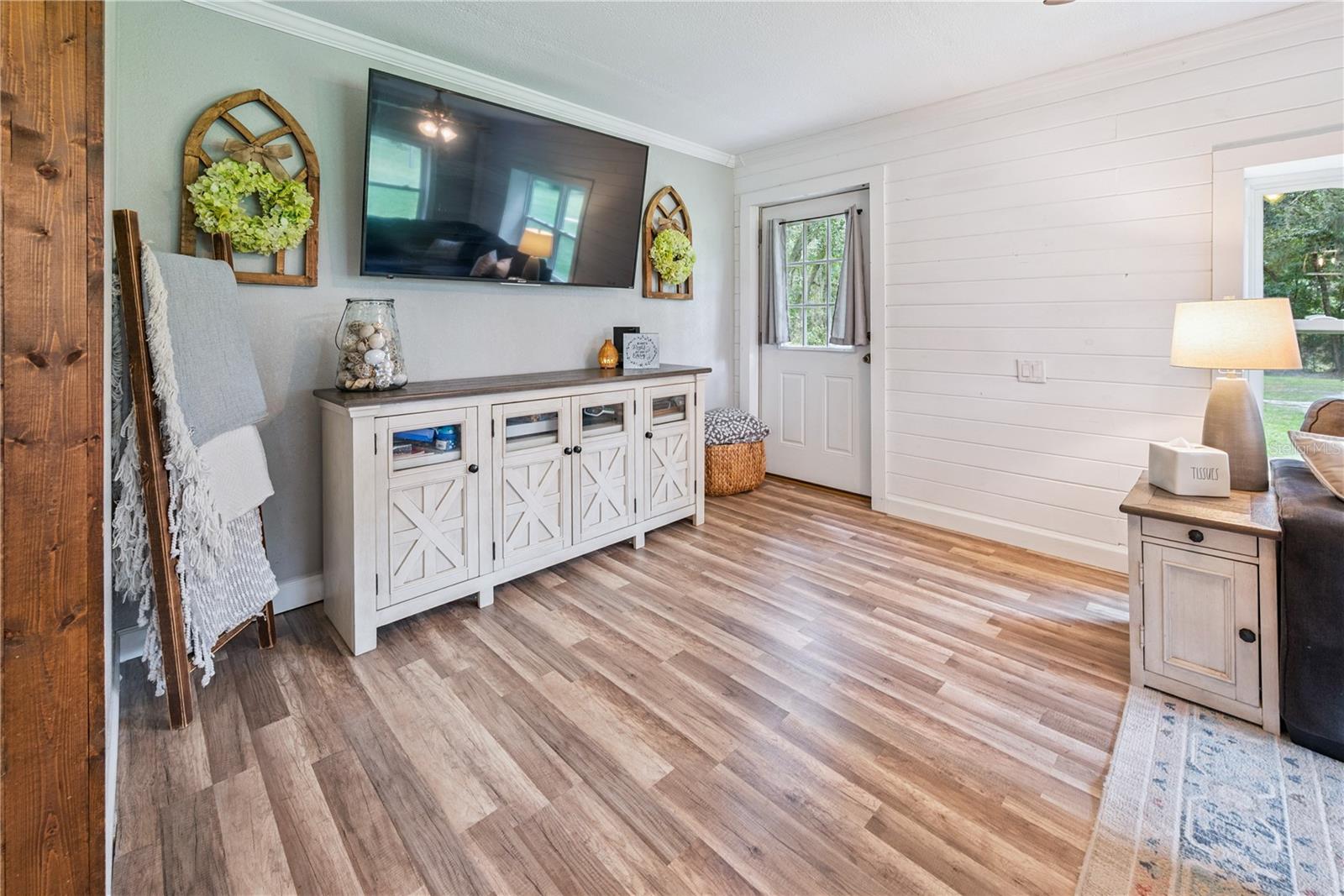 Image 17 of 44 For 14545 155th Avenue