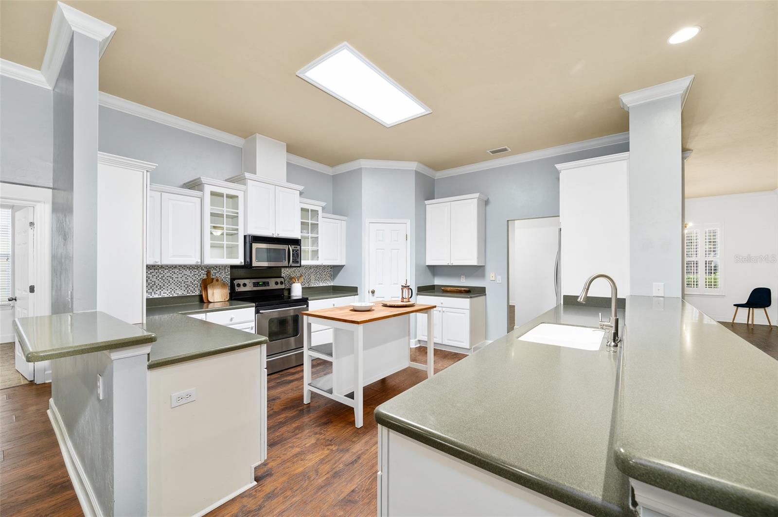 Image 12 of 51 For 7636 86th Way