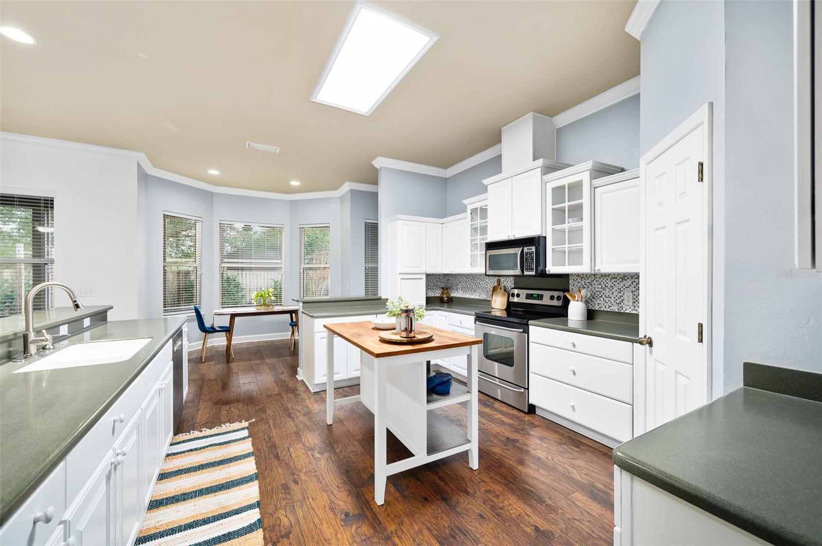 Image 13 of 51 For 7636 86th Way