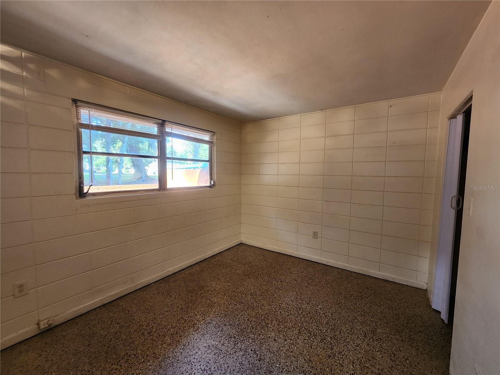 Listing photo id 3 for Address Not Provided