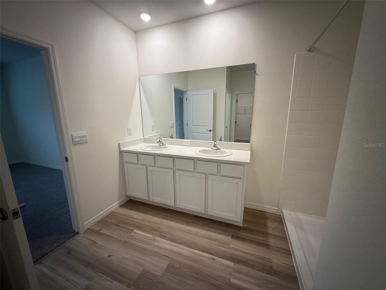 Image 14 of 28 For 5322 52nd Court