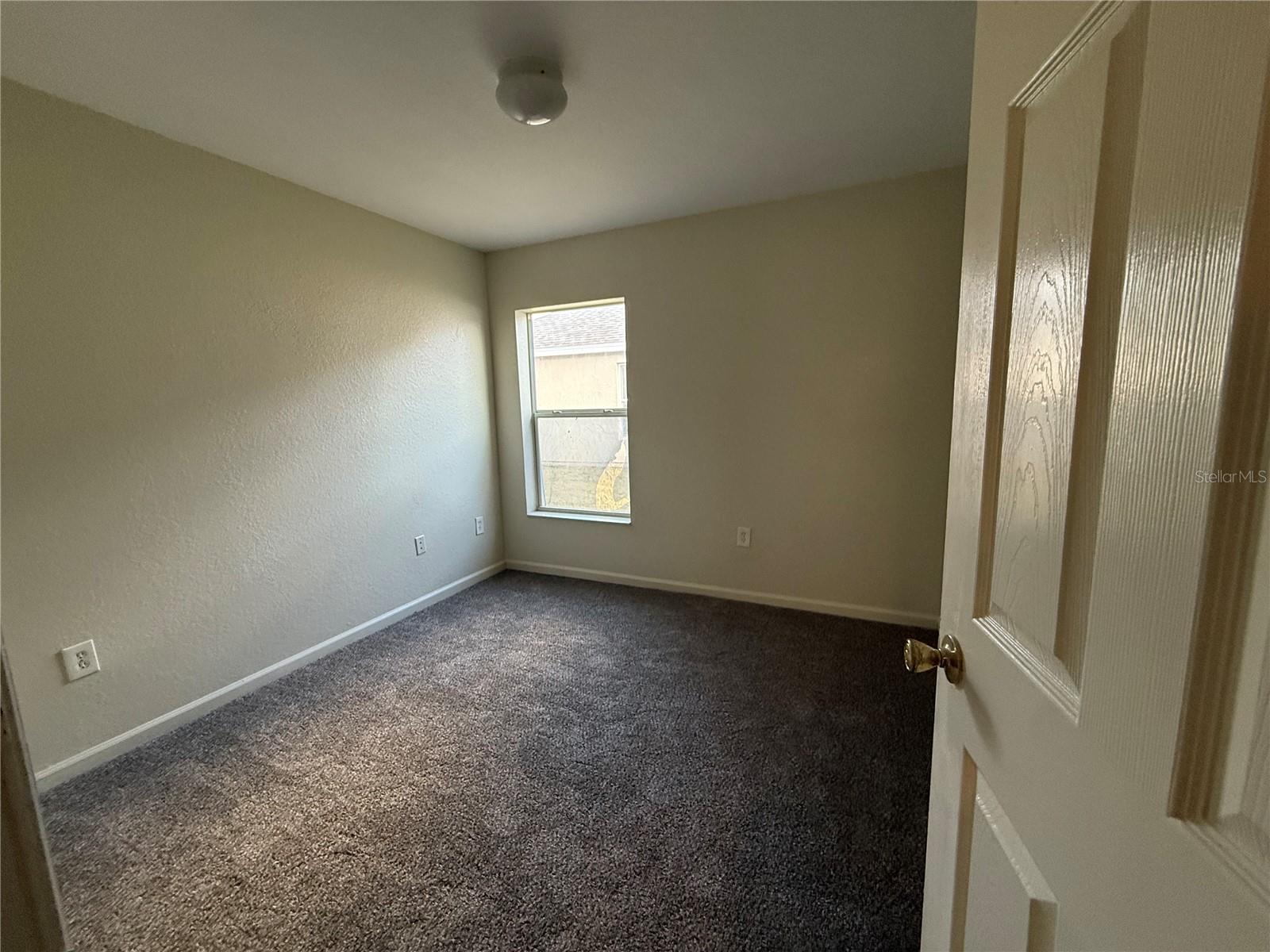 Image 17 of 19 For 5000 40th Place