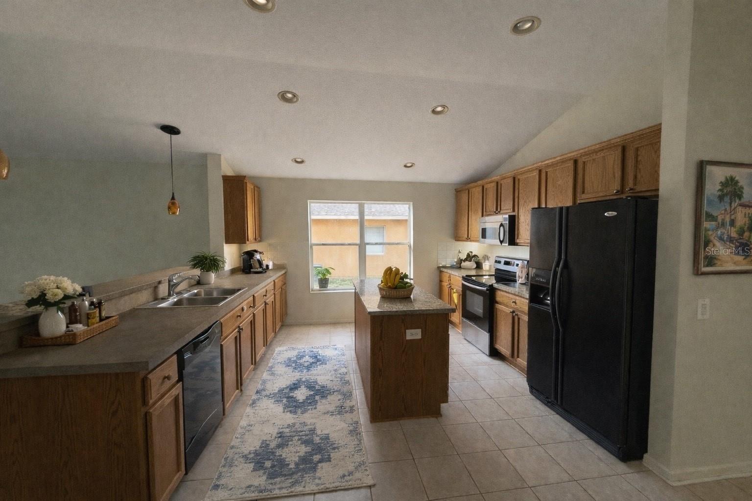 Image 9 of 19 For 5000 40th Place