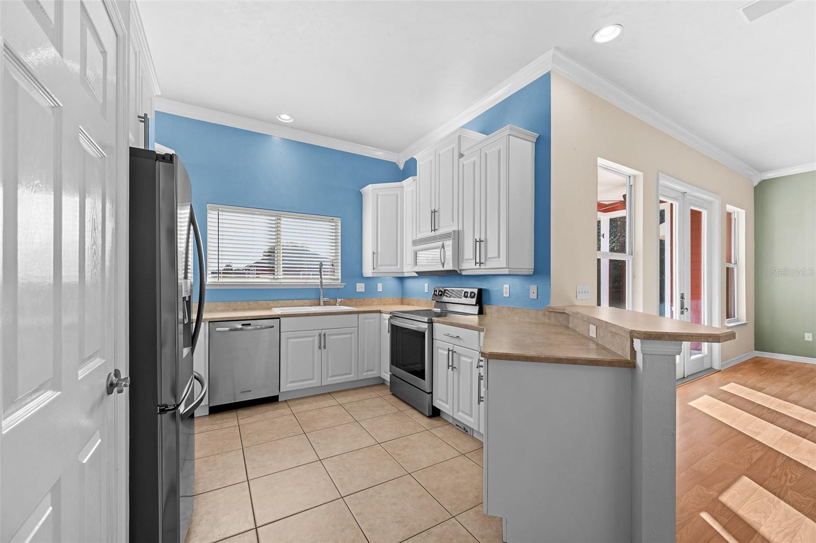 Image 14 of 40 For 10215 98 Th Avenue