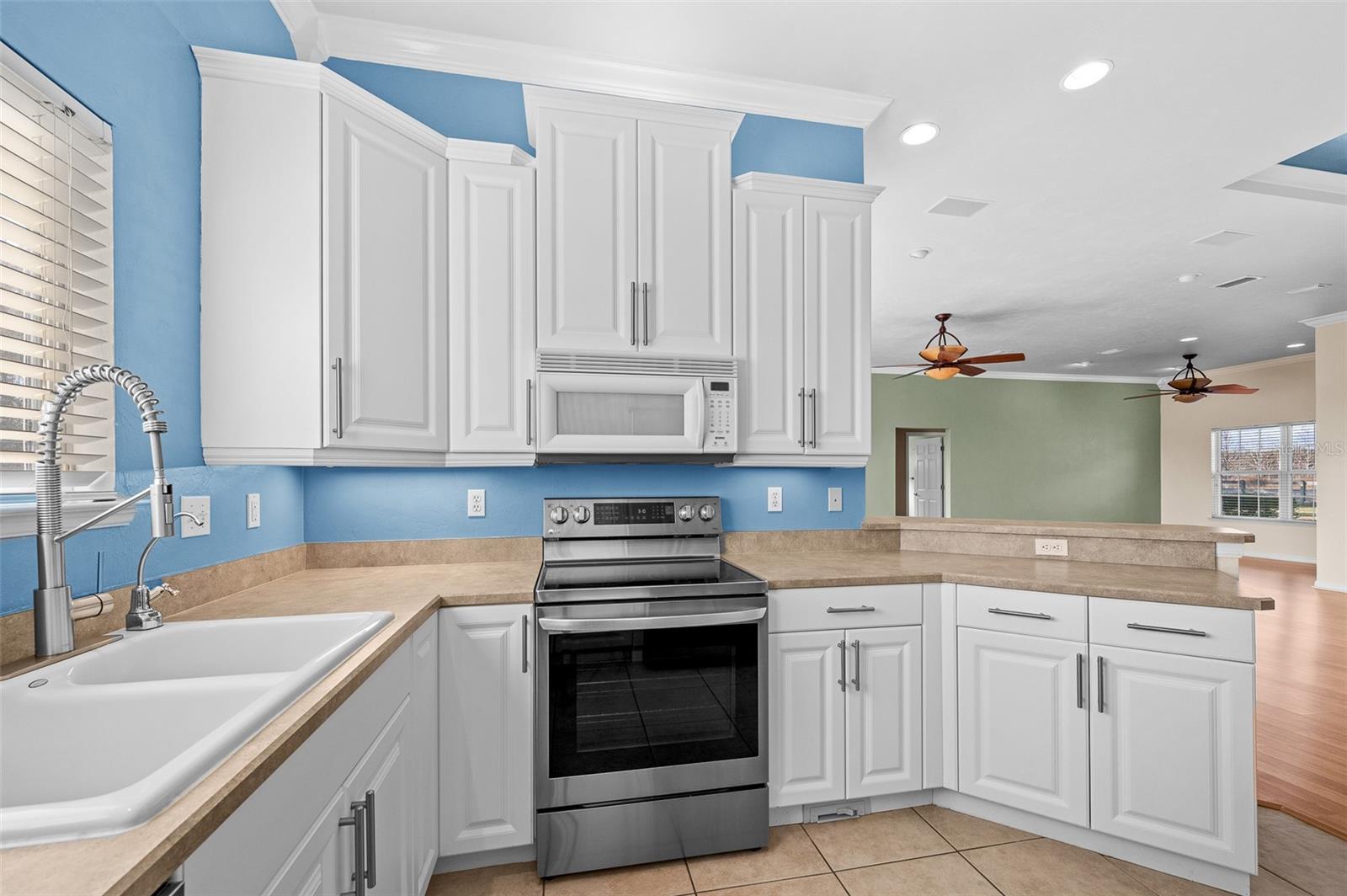 Image 15 of 40 For 10215 98 Th Avenue