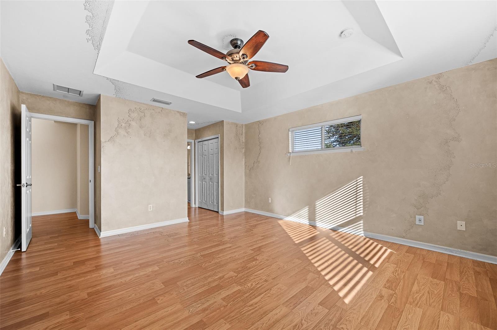 Image 19 of 40 For 10215 98 Th Avenue