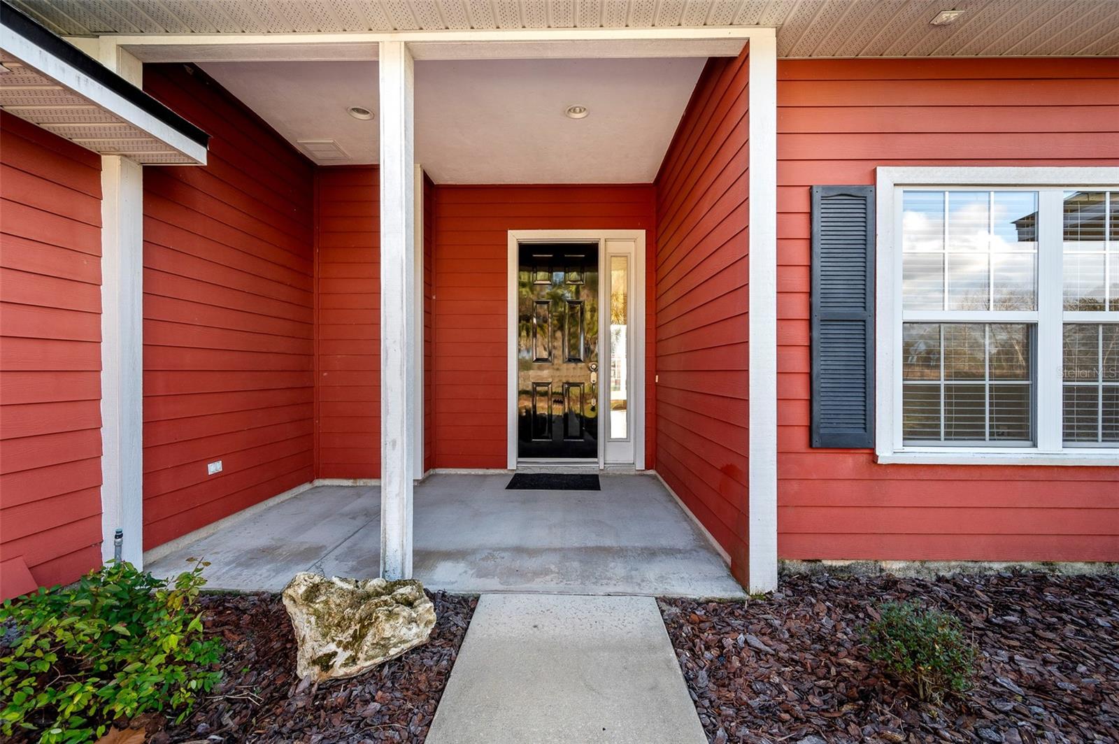 Image 2 of 40 For 10215 98 Th Avenue