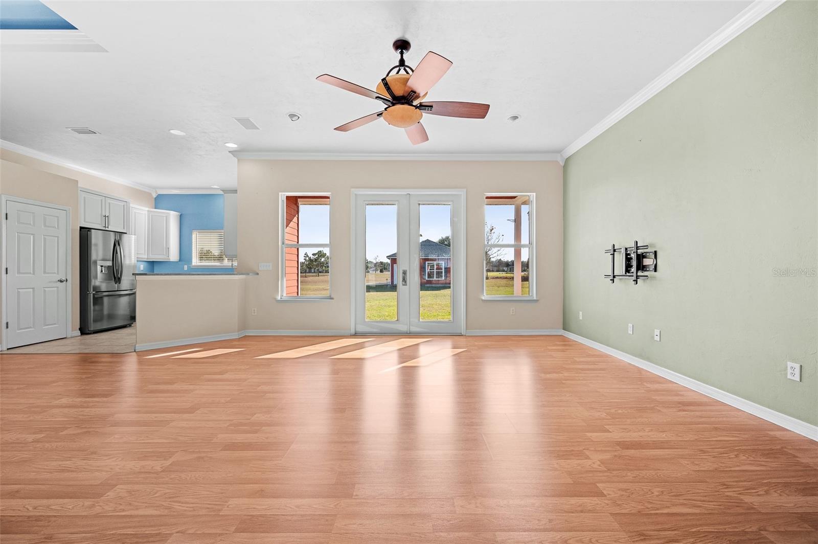 Image 8 of 40 For 10215 98 Th Avenue