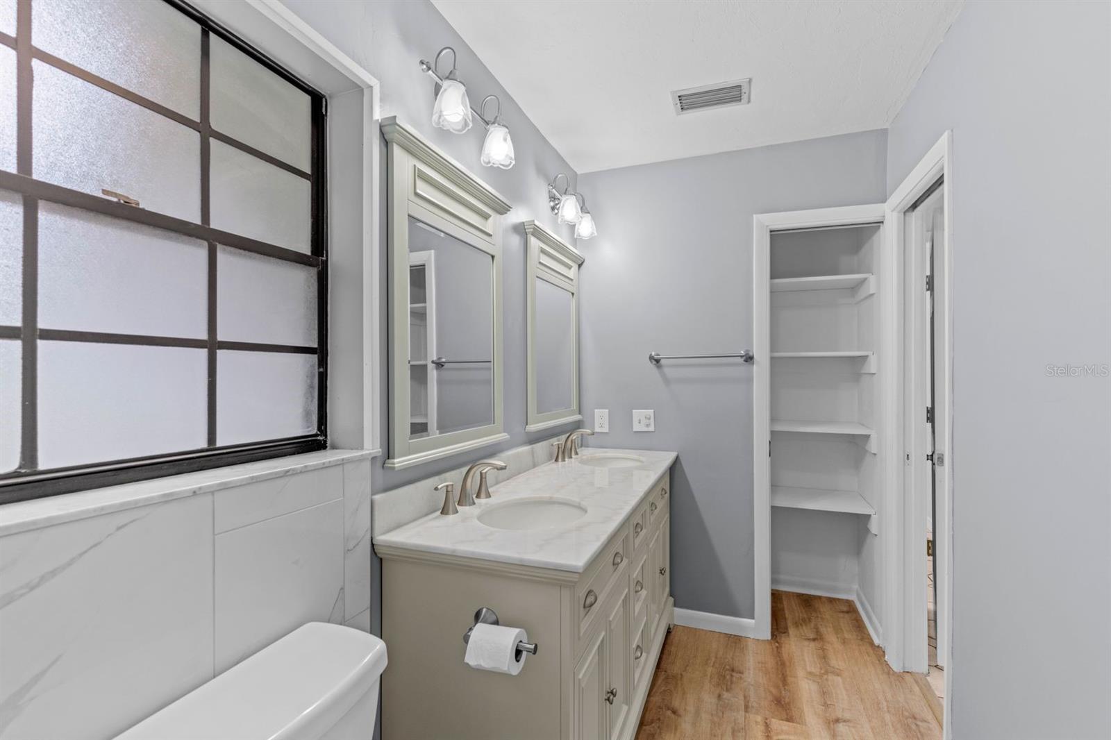 Image 15 of 23 For 2550 54th Boulevard