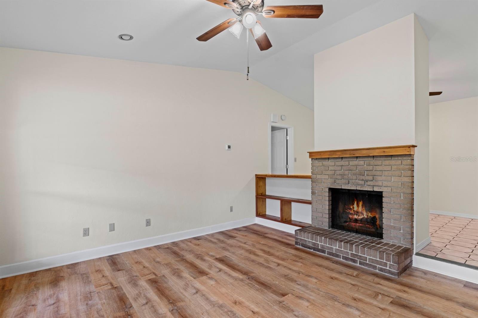 Image 3 of 23 For 2550 54th Boulevard