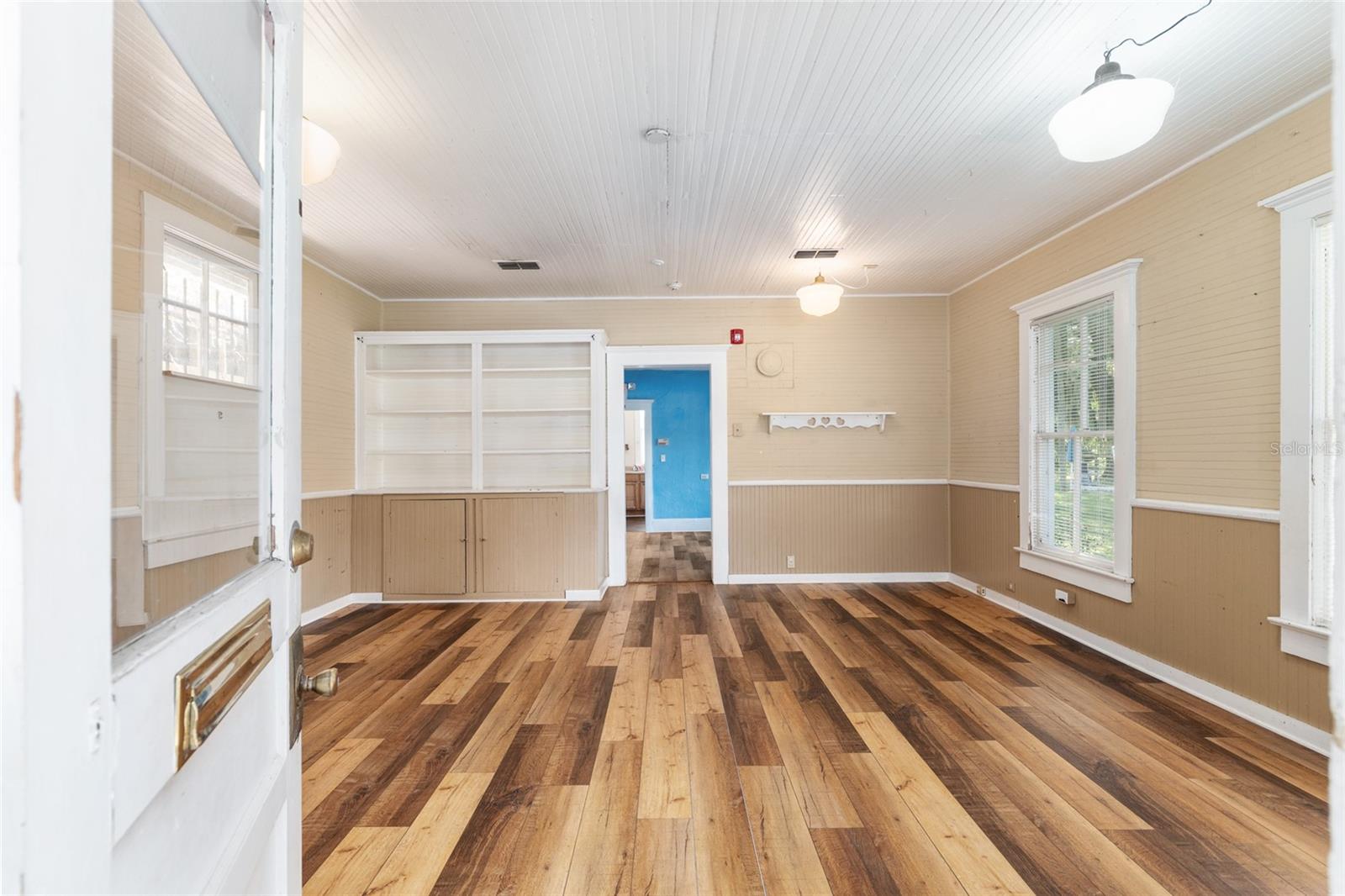 Image 17 of 64 For 5610 Avenue G