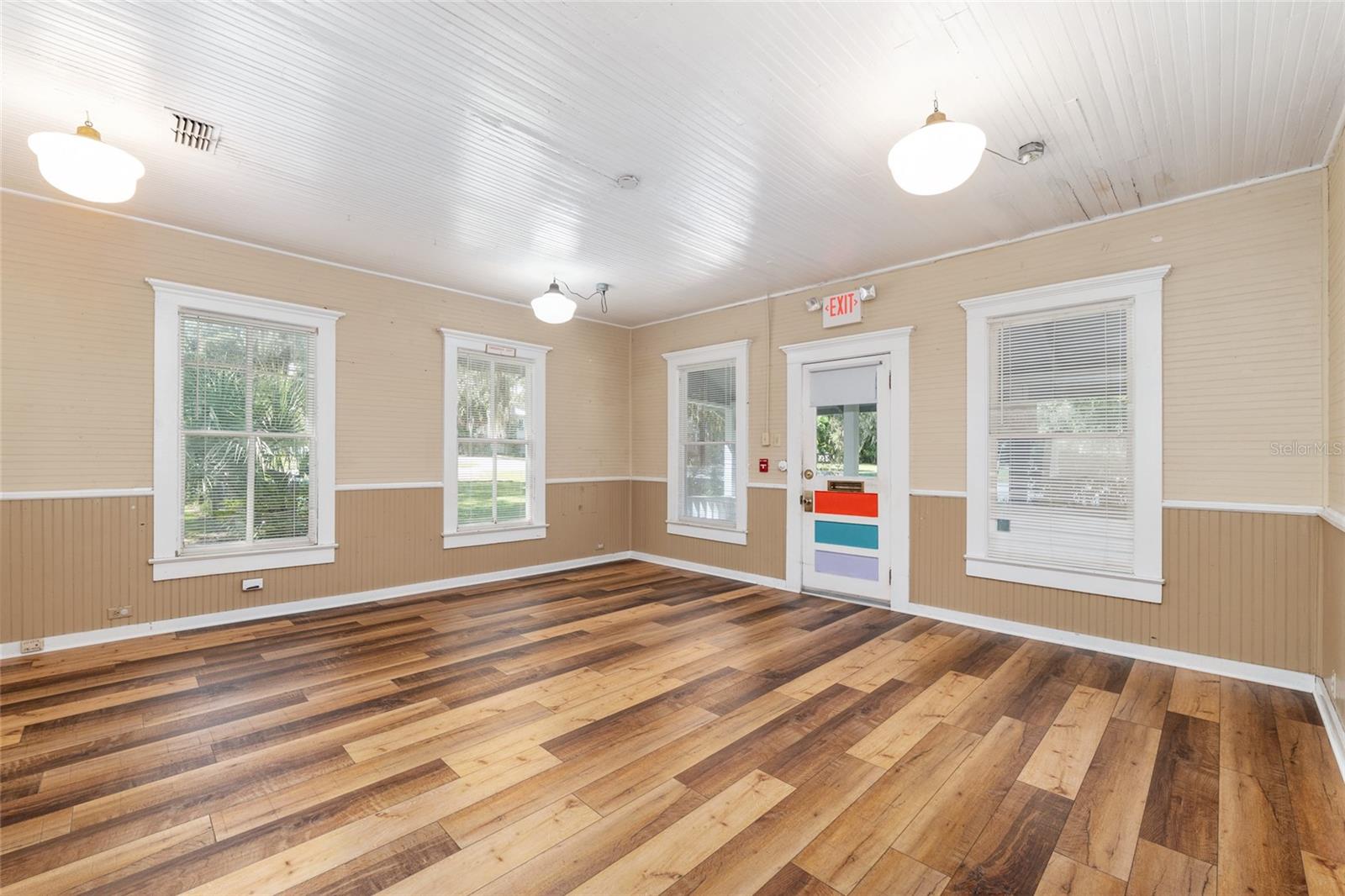 Image 21 of 64 For 5610 Avenue G