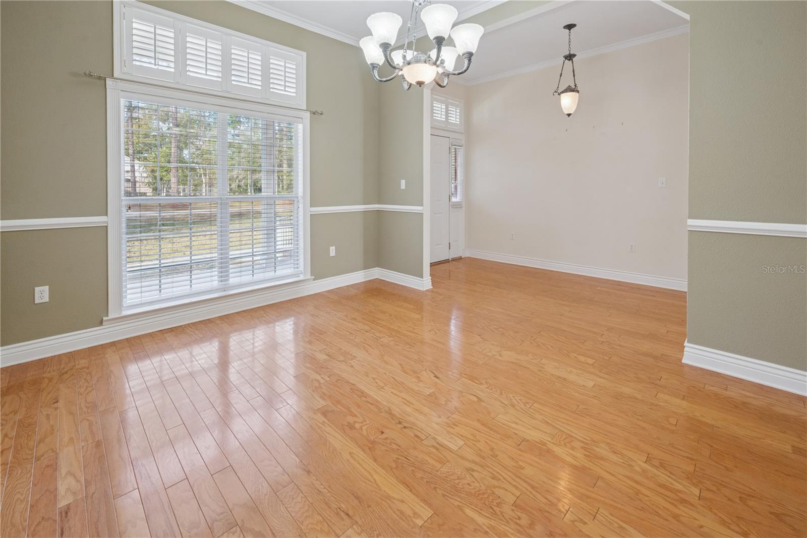 Image 45 of 87 For 15989 15 Place