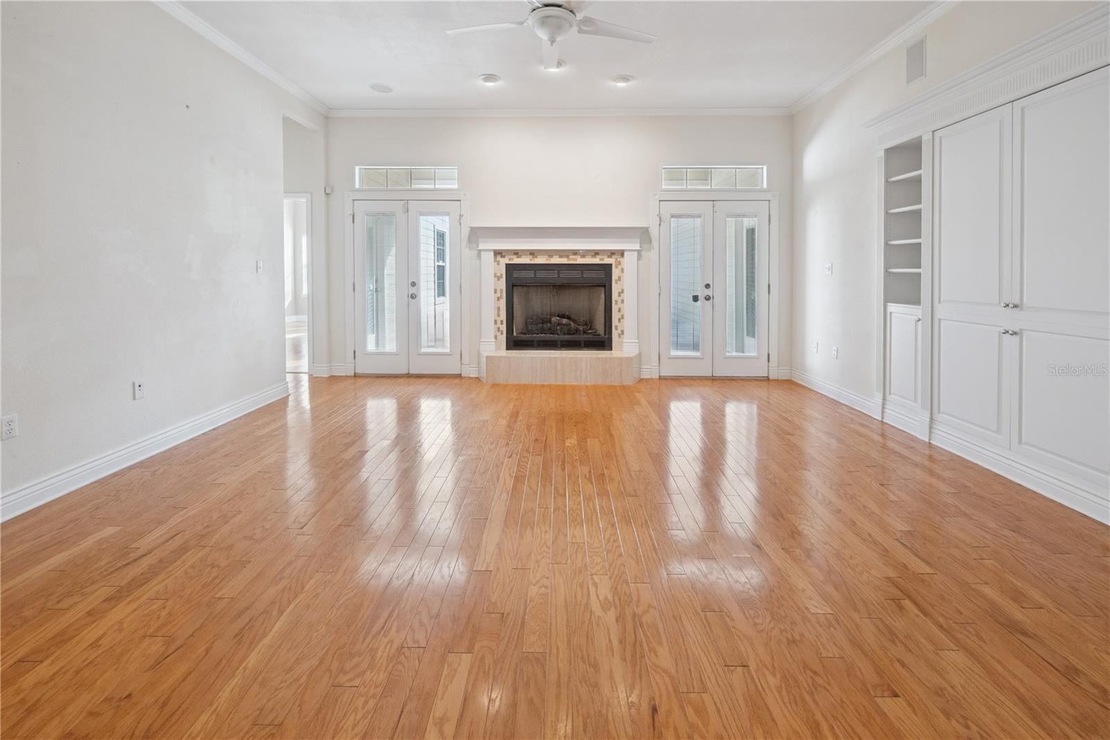 Image 49 of 87 For 15989 15 Place