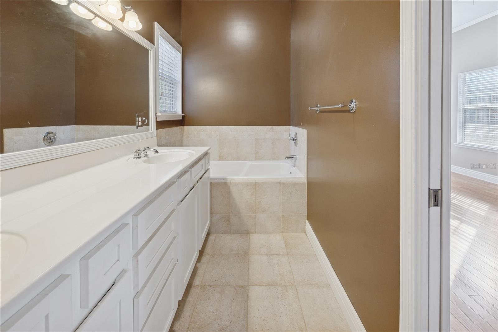 Image 84 of 87 For 15989 15 Place