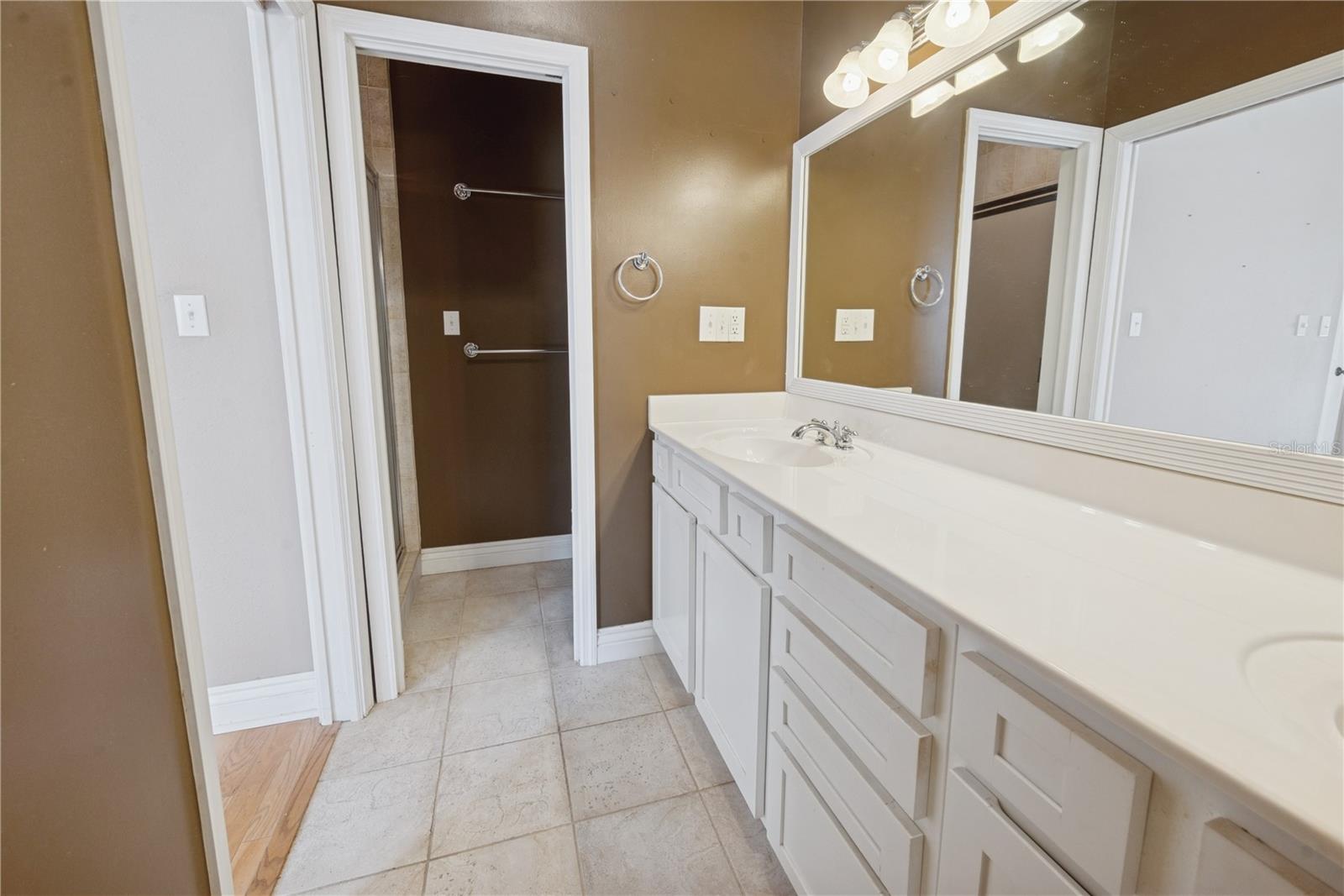 Image 85 of 87 For 15989 15 Place