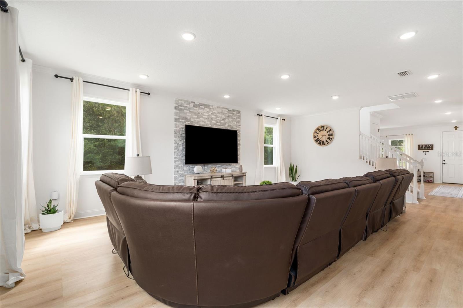 Image 18 of 53 For 5419 215 Terrace