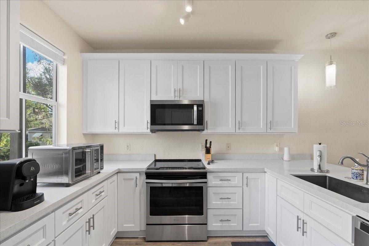 Image 12 of 42 For 621 10th Street 204