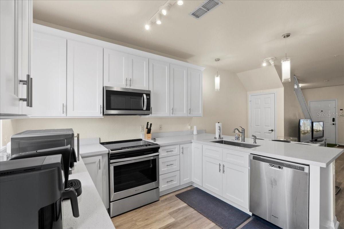 Image 13 of 42 For 621 10th Street 204