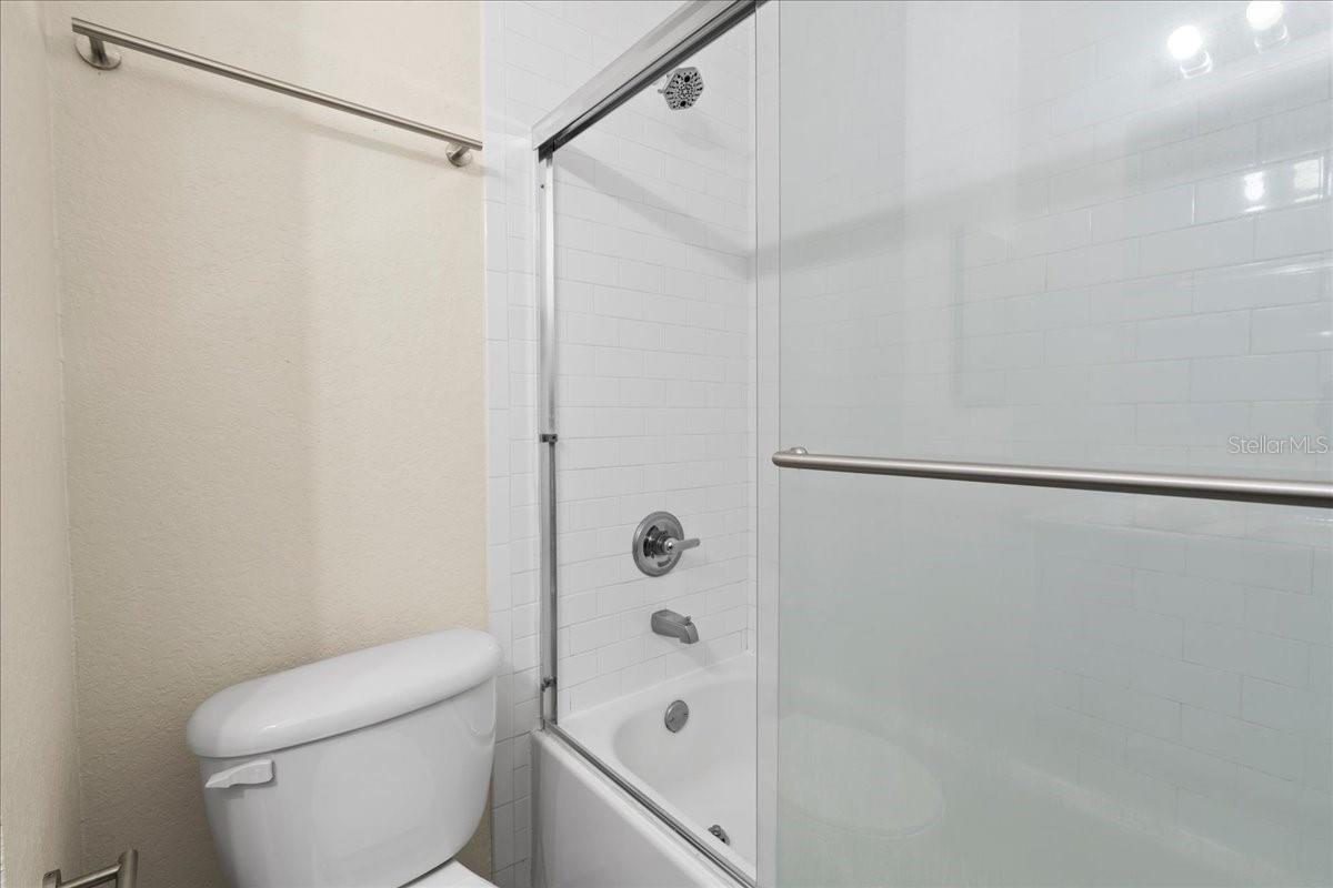 Image 27 of 42 For 621 10th Street 204