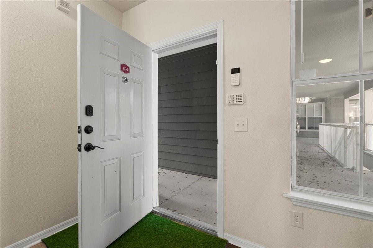 Image 3 of 42 For 621 10th Street 204