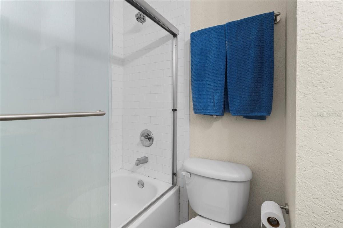 Image 33 of 42 For 621 10th Street 204