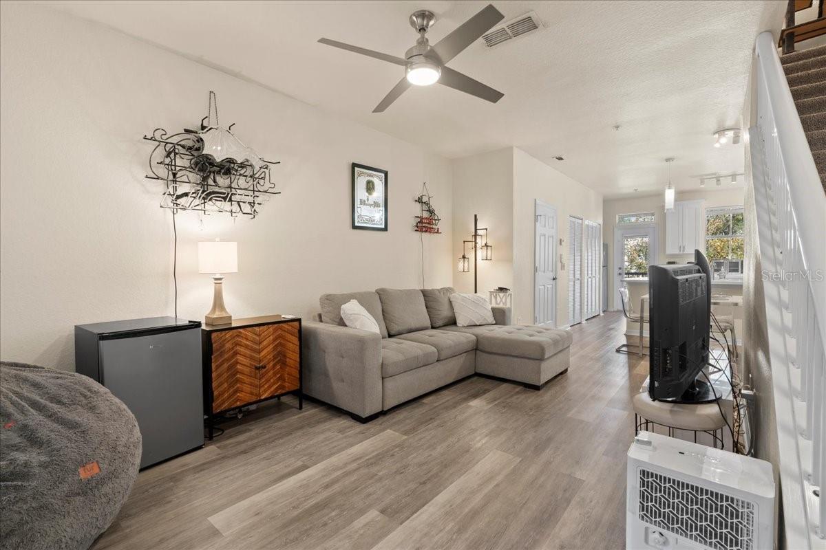 Image 4 of 42 For 621 10th Street 204