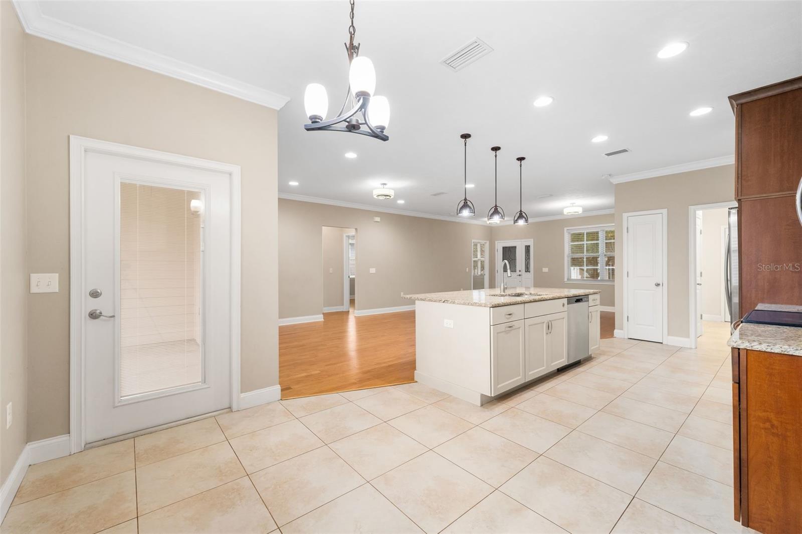 Image 14 of 32 For 16617 194th Street