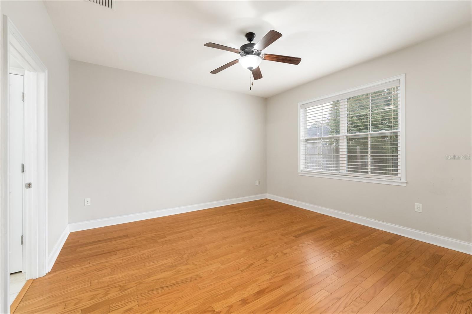 Image 17 of 32 For 16617 194th Street