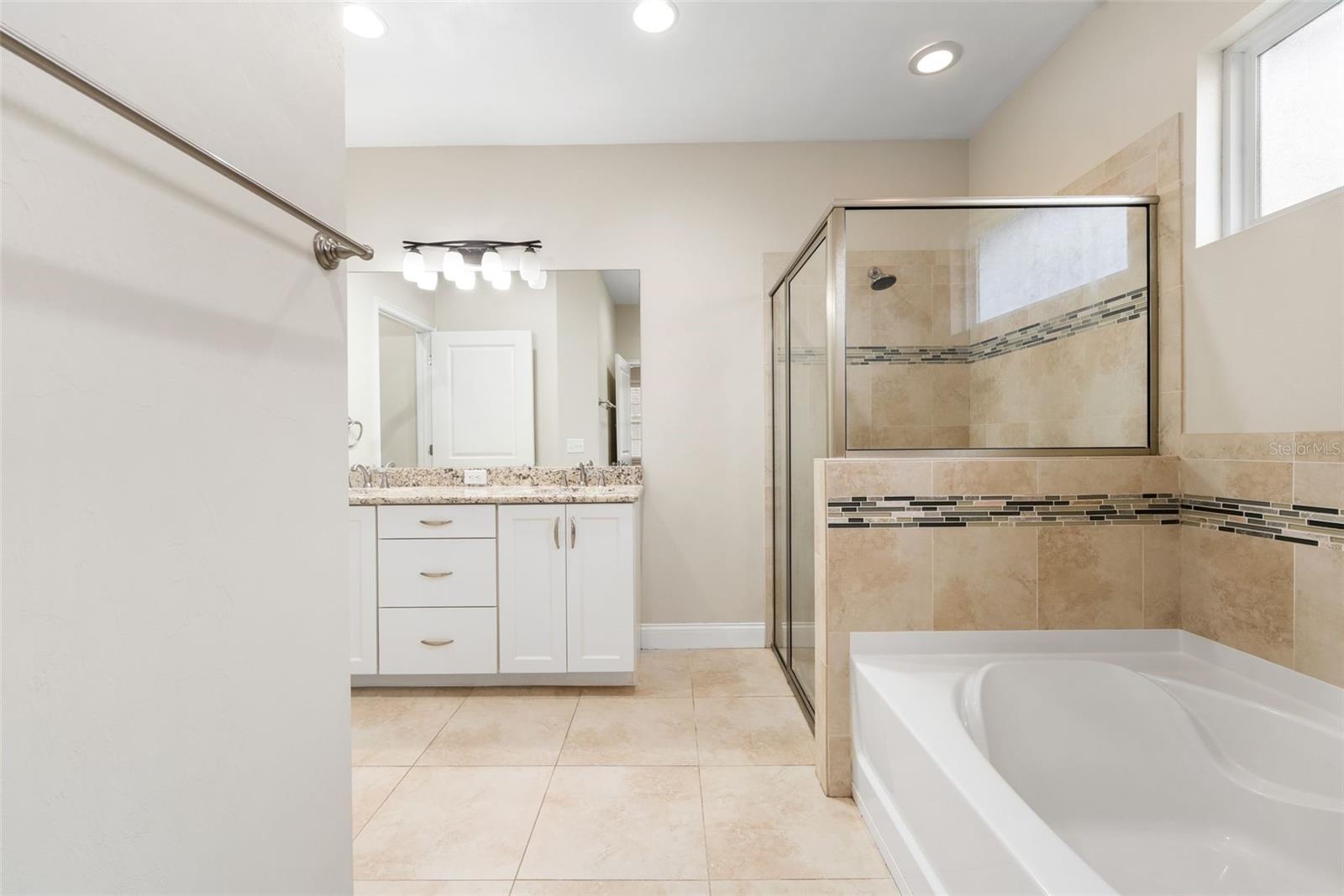 Image 19 of 32 For 16617 194th Street