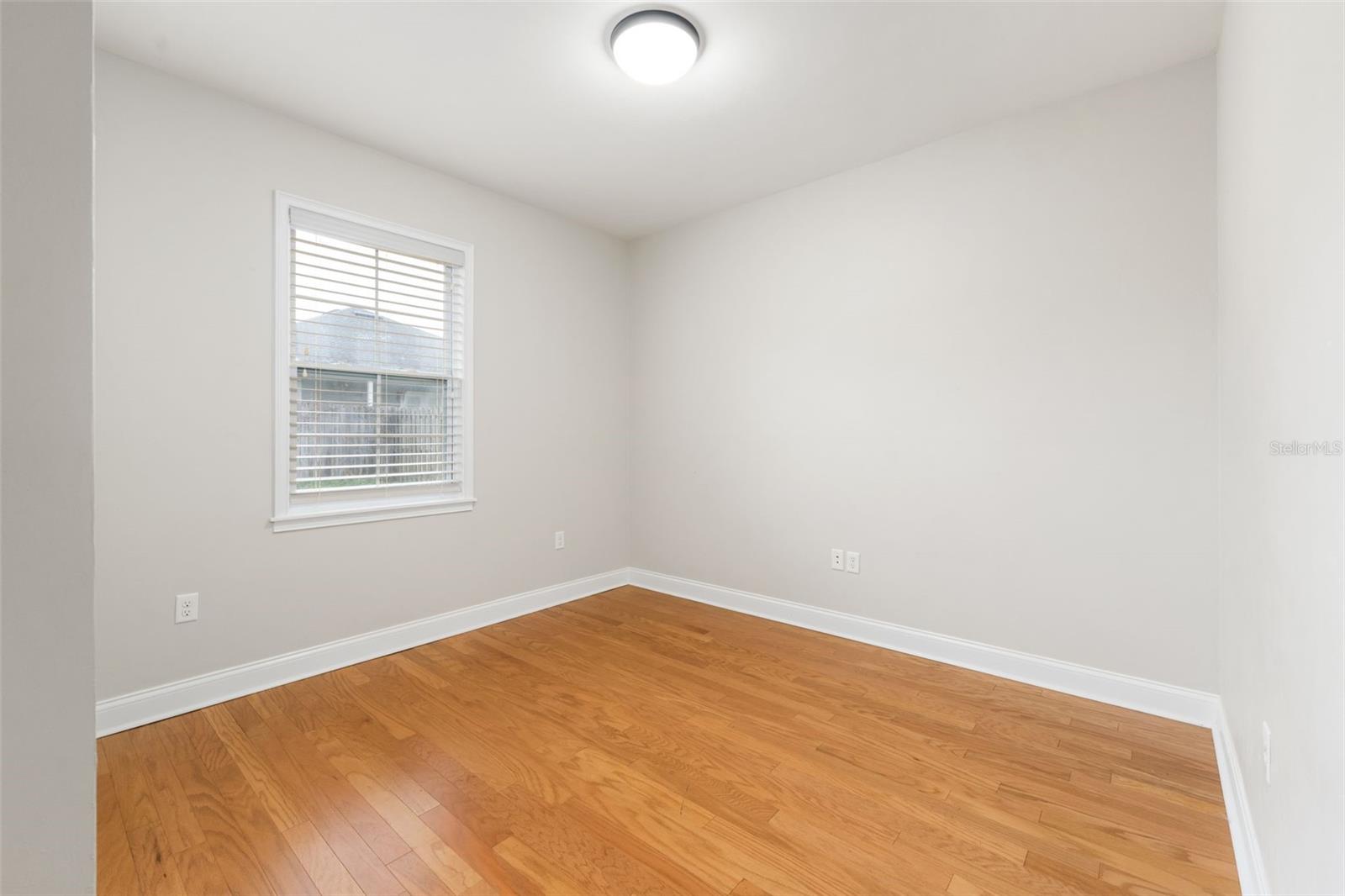 Image 25 of 32 For 16617 194th Street