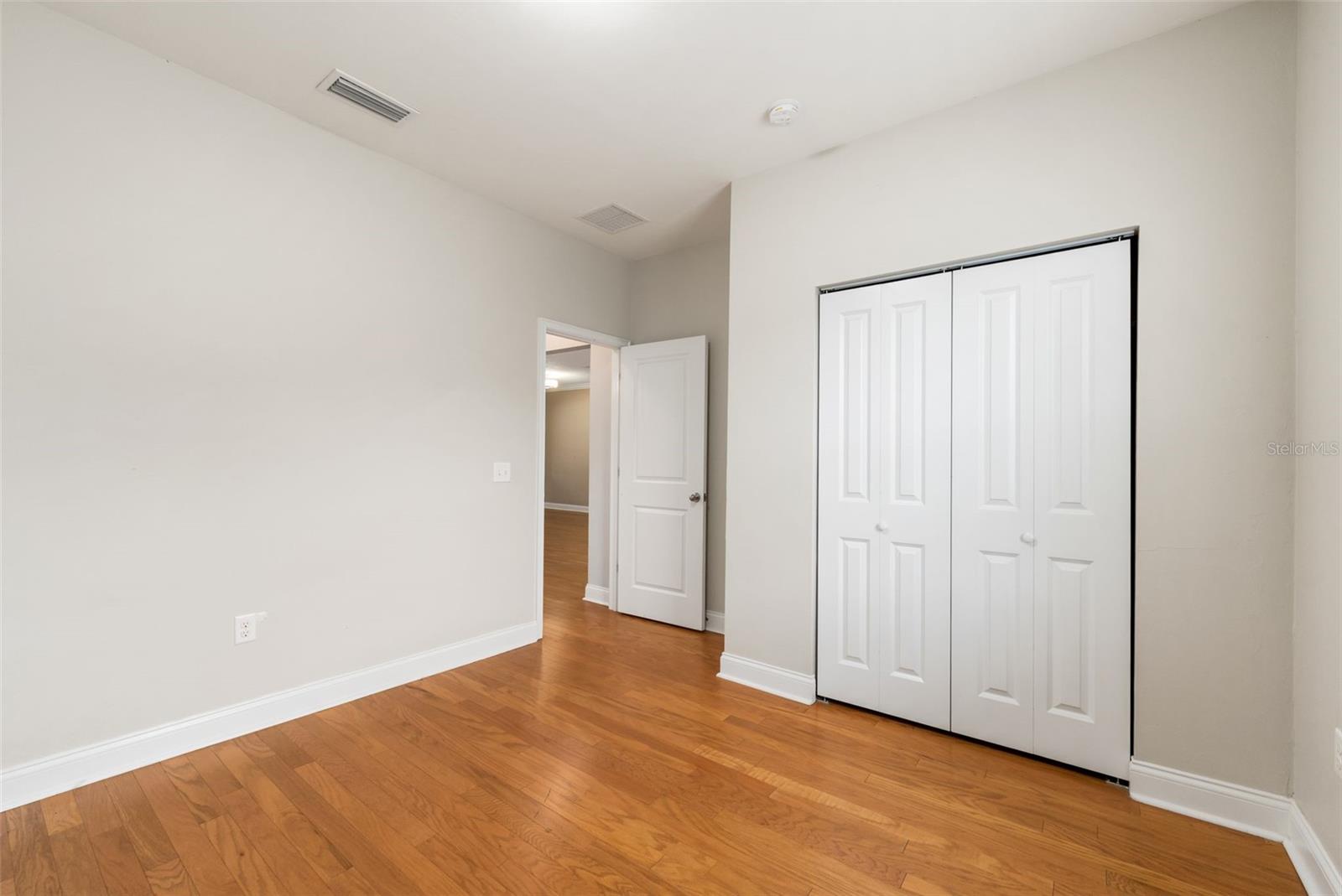 Image 26 of 32 For 16617 194th Street