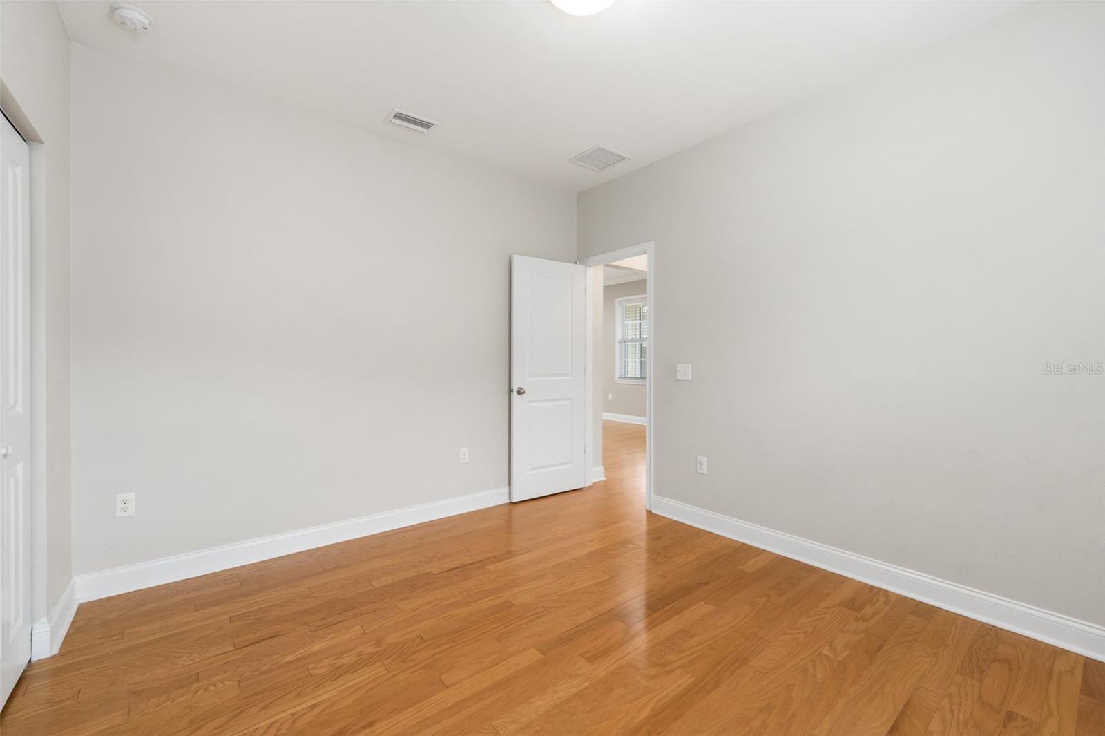 Image 27 of 32 For 16617 194th Street