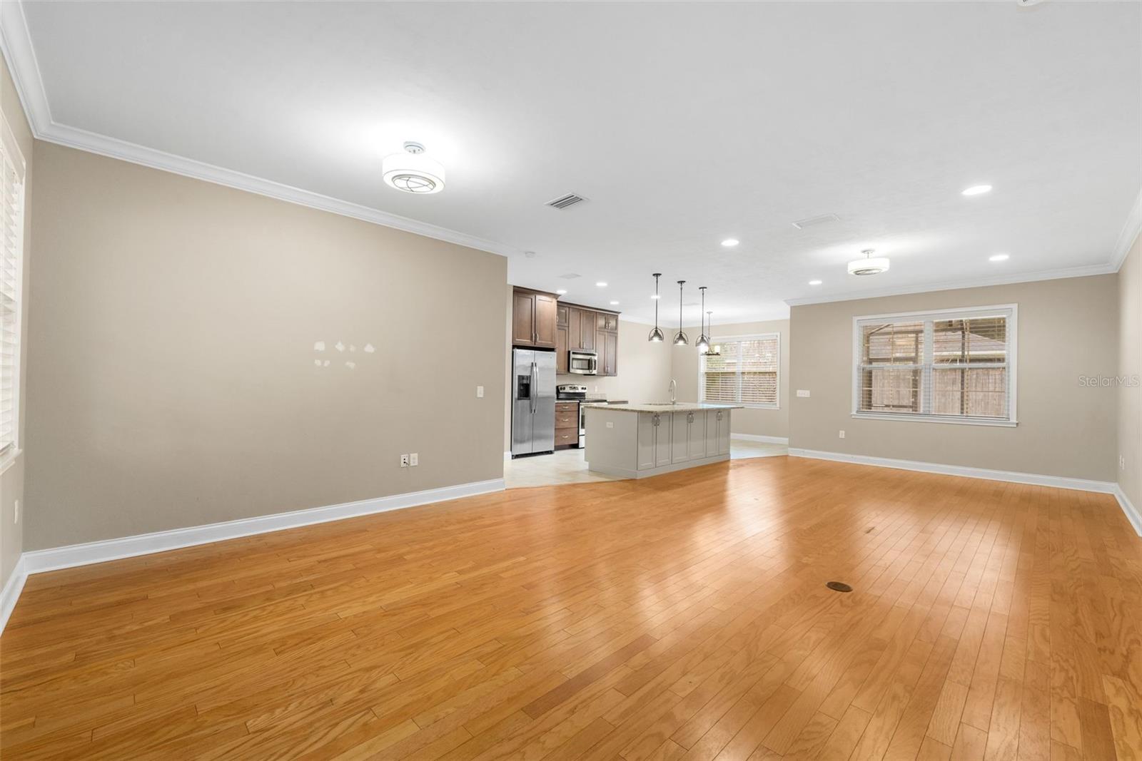 Image 5 of 32 For 16617 194th Street