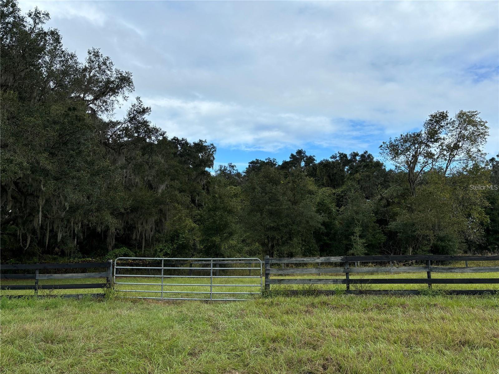 Image 6 of 11 For 8506 135 Lane