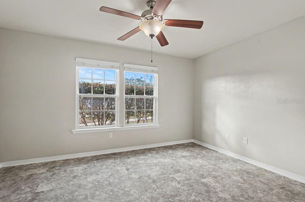 Image 10 of 32 For 15705 136 Terrace