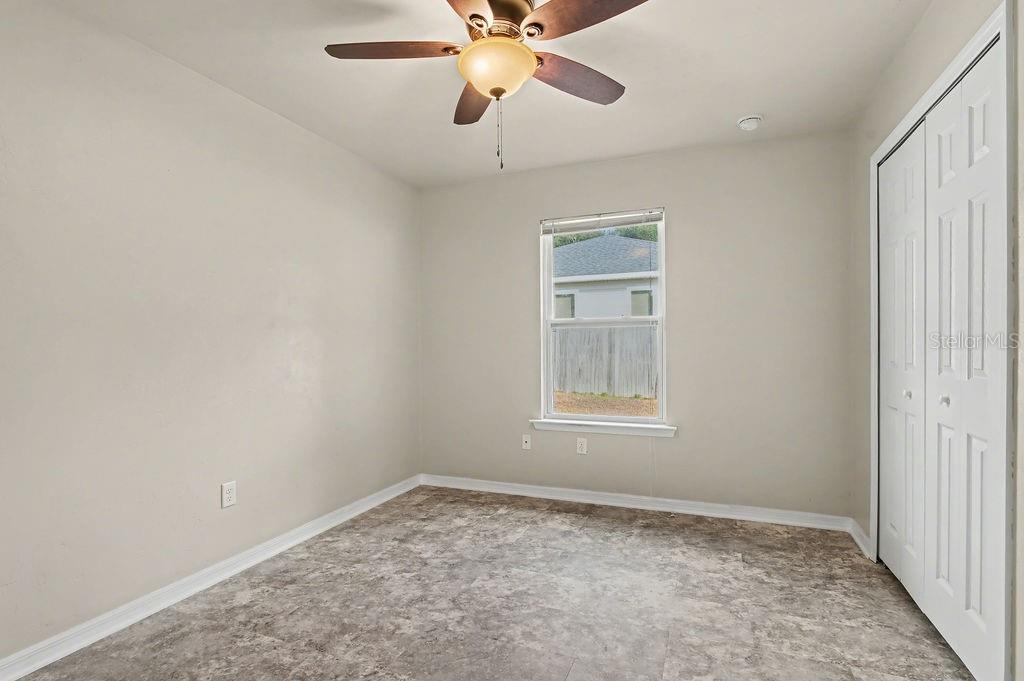 Image 21 of 32 For 15705 136 Terrace