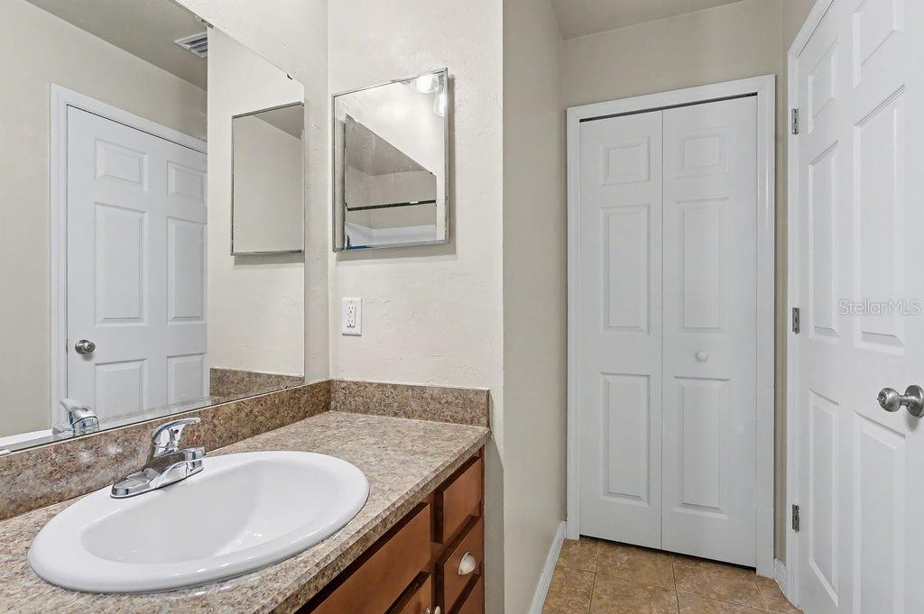 Image 24 of 32 For 15705 136 Terrace