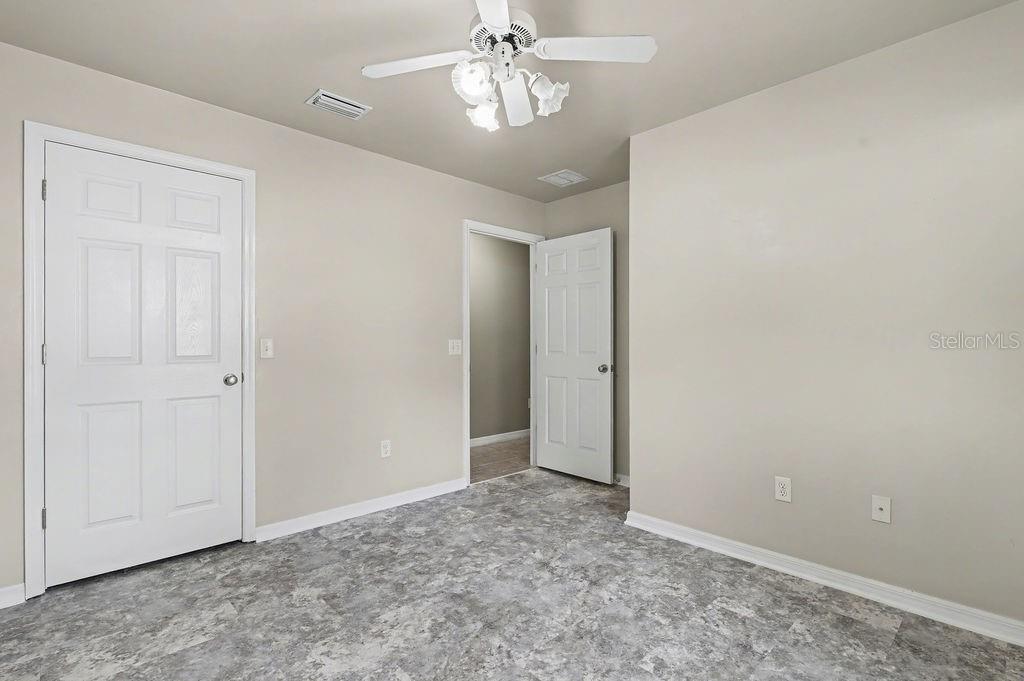 Image 26 of 32 For 15705 136 Terrace