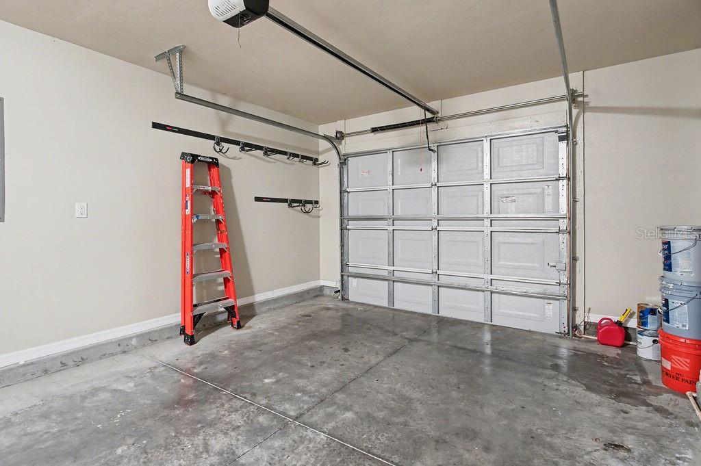 Image 27 of 32 For 15705 136 Terrace