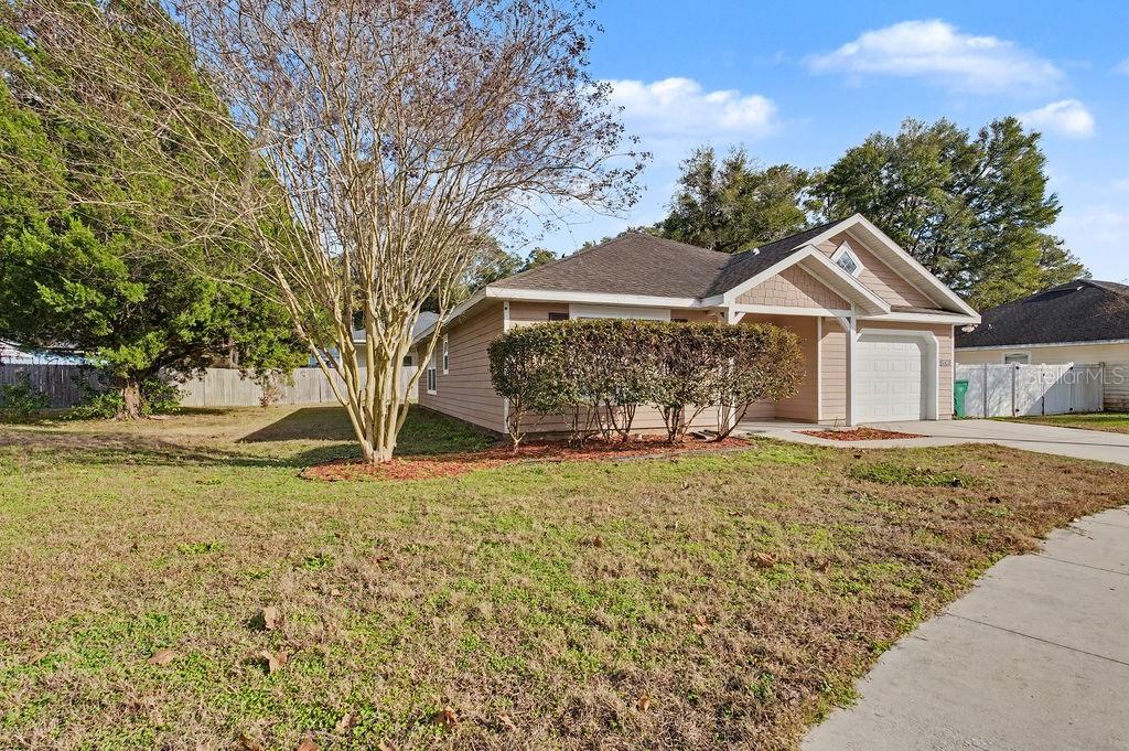 Image 28 of 32 For 15705 136 Terrace